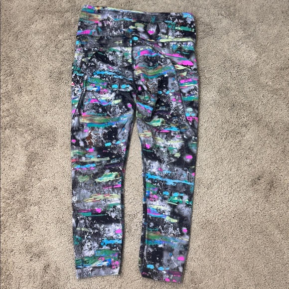 Lululemon Lot of Size 8 Leggings Fast and Free Base Pace 3 pairs!!! - Picture 4 of 12